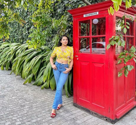 Nimesha Jayarathne Photo Gallery