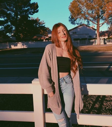 ex0ticred xxx model image