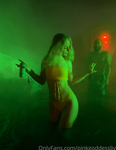 pinkgoddessliv naked pornstar picture