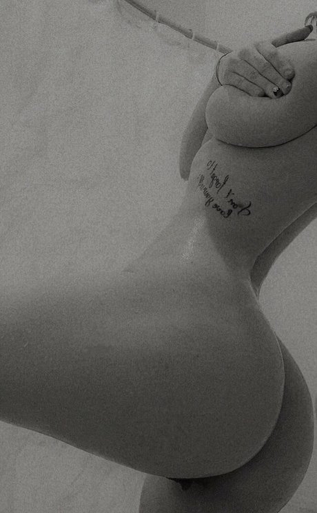 ItsRavenRoses pretty model archive