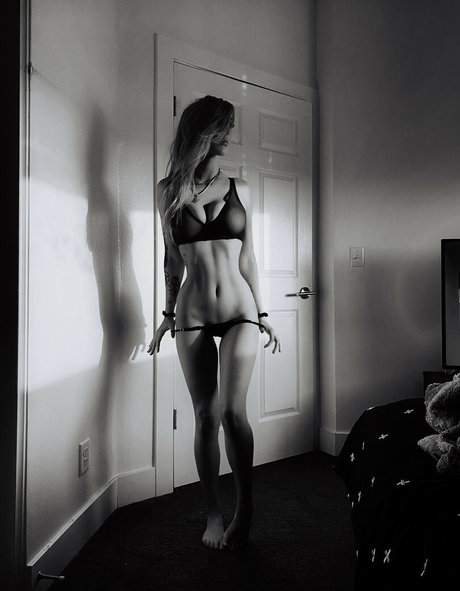 ItsRavenRoses pornstar high quality pictures