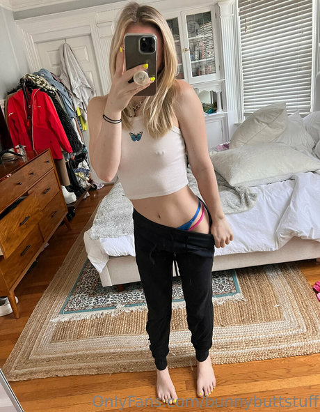 BunnyButtStuff star nude picture