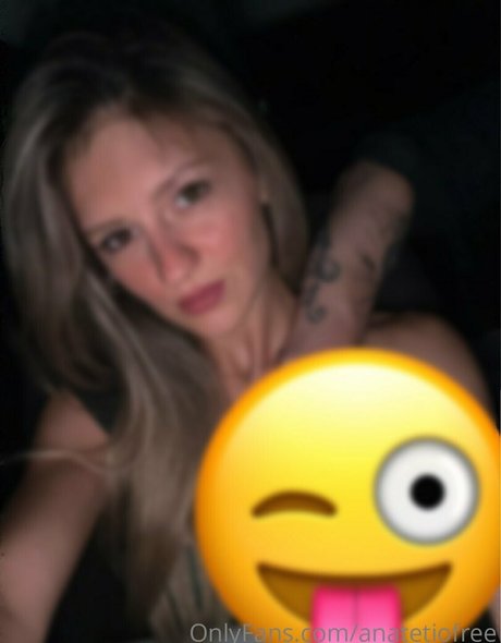 anatetiofree nudes star pics