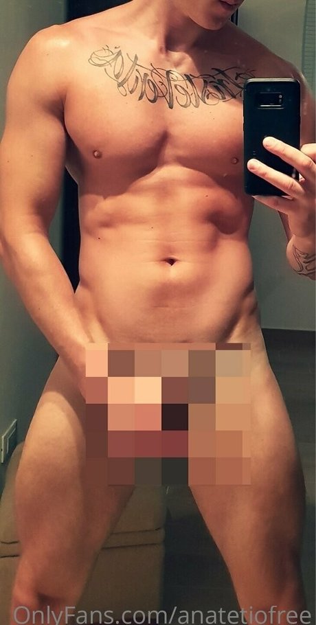 anatetiofree nude star pic