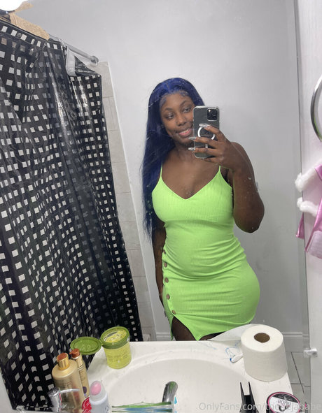 thedejababe nice actress pic