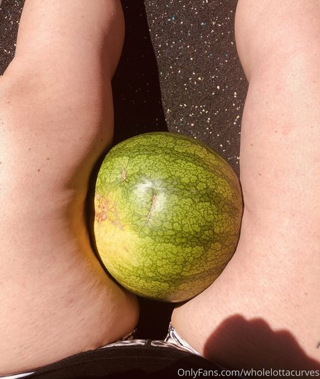 wholelottacurves hot star archive