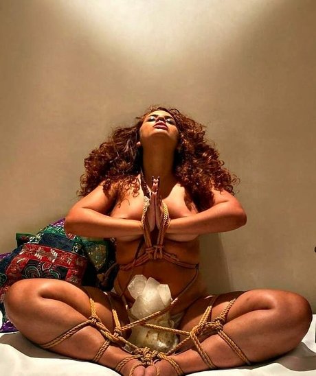 Erika Mahya porn star pictures