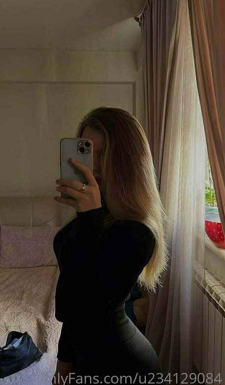 flora belll art actress pic