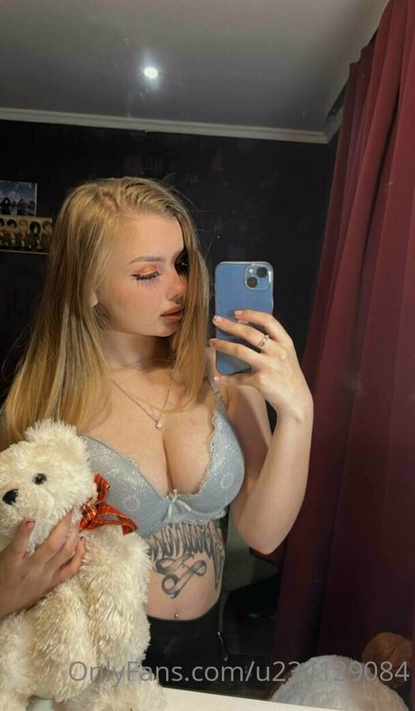 flora belll adult actress galleries