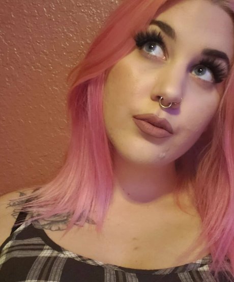 strwbrry cream hot star img