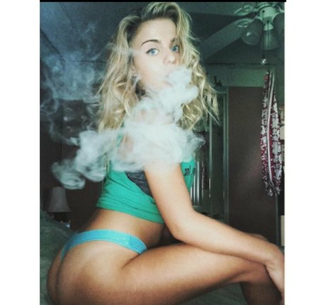 shannonc942 naked actress gallery