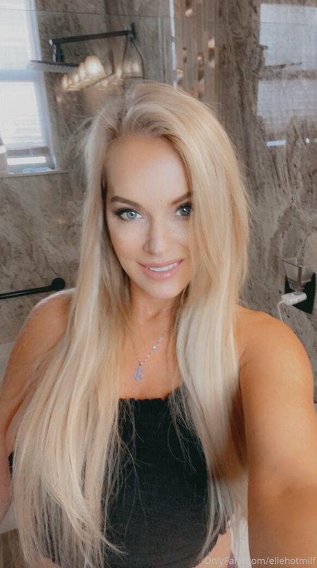 Ellehotmom hd star picture