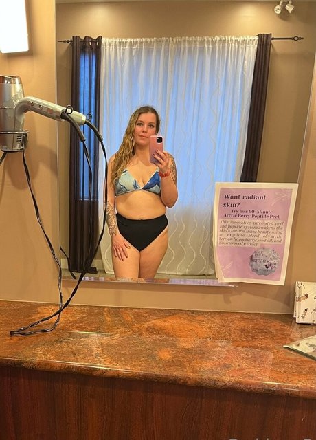 acebosswoman nude model archive