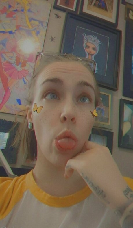 milky mama way model hot photos