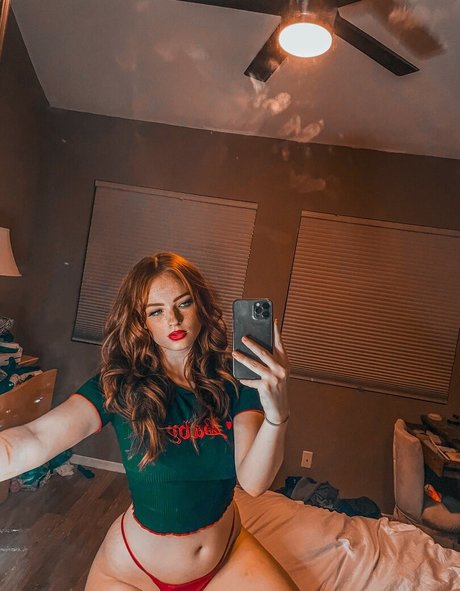 lindsaylohann model adult pics