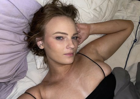 lindsaylohann pornstar hd images