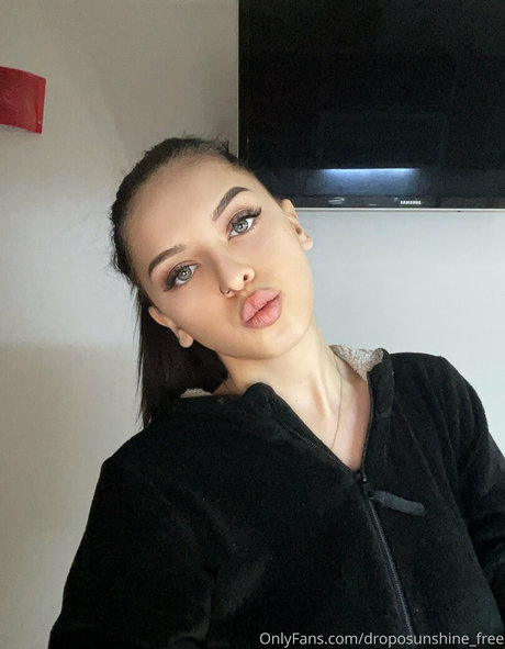 droposunshine free high quality pornstar pictures