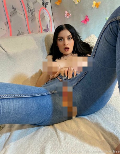 droposunshine free model naked photo