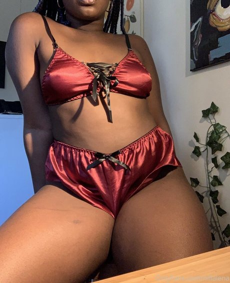 nillalena model beautiful photo