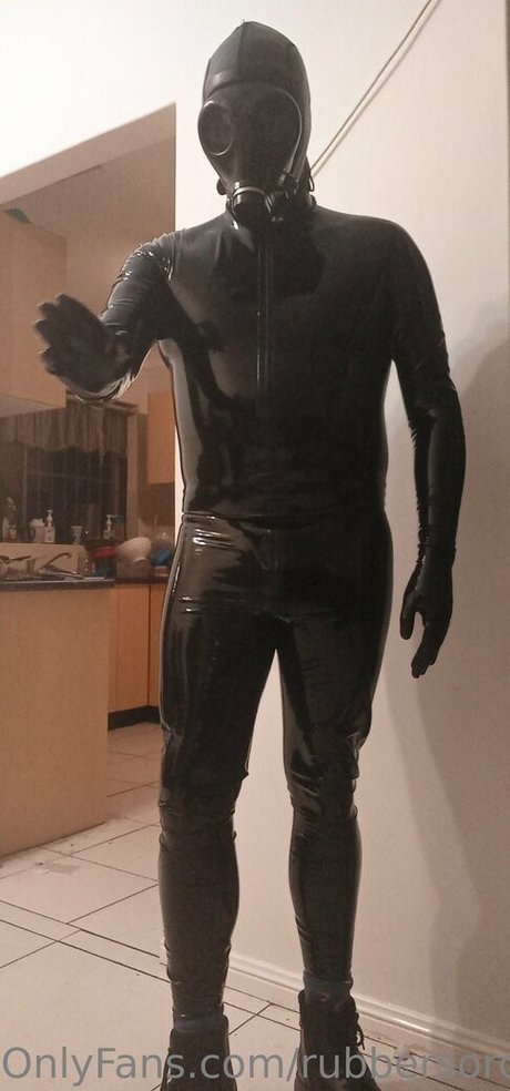 rubbersorcerer model sexy pics