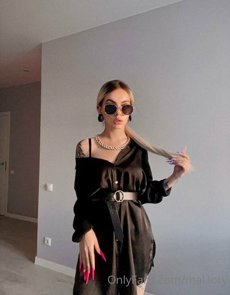 mirror selfie onlyfans hot nude photos