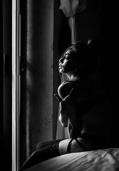 Nici Dee model exclusive pics