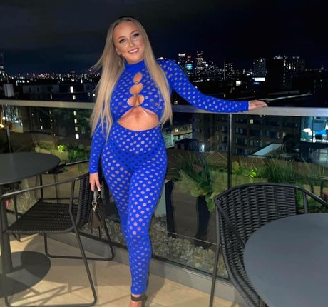 Olivia Robertson star best pic