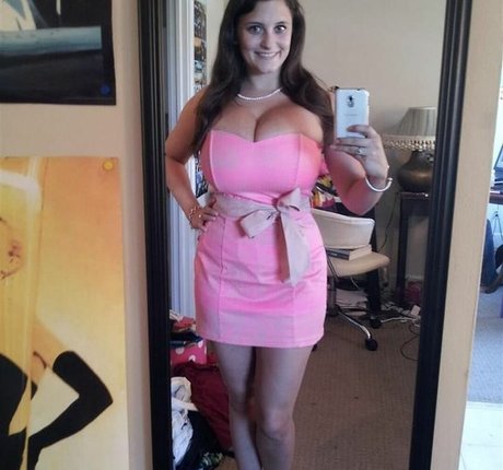 Avery Harwood naked actress photos