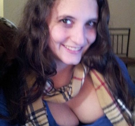 Avery Harwood model exclusive img