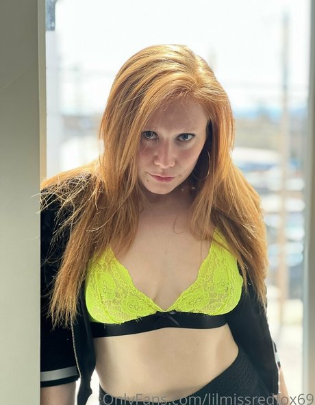 lilmissredfox69 adult star galleries