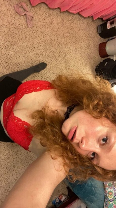 lilmissredfox69 pornstar naked image