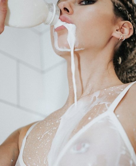 amnamalia erotic model image