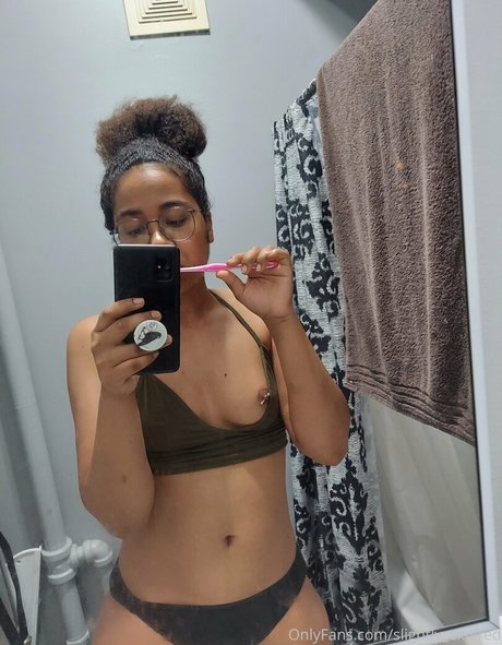 Slightly Expired art model picture