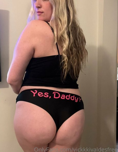 vickkkivaldesfree erotic pornstar pics