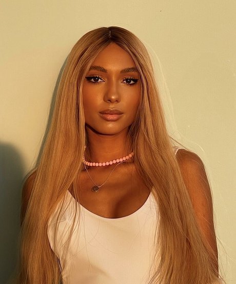 Mary Senn xxx model pics