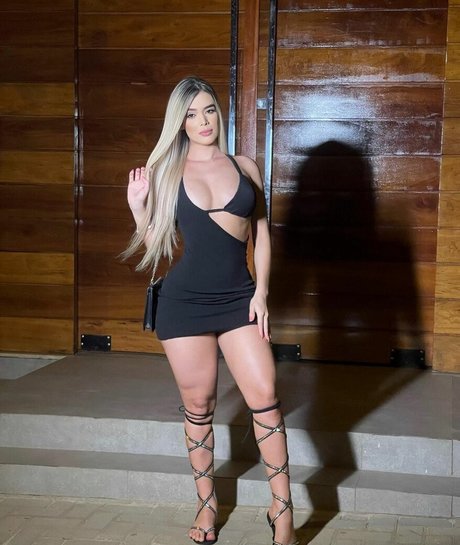 Vitoria Rocha2 art model img