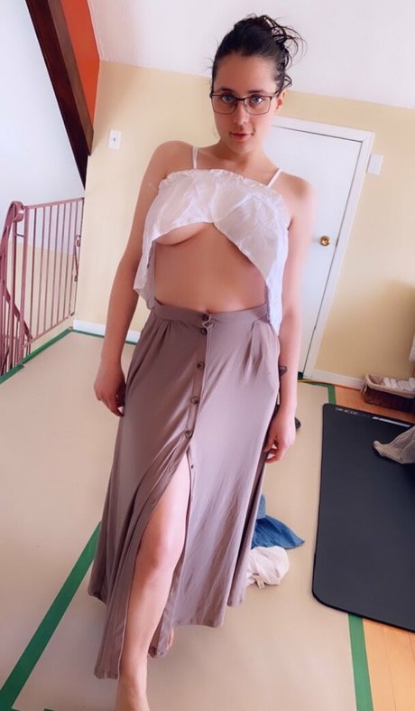 Sexy Saffron model art archive