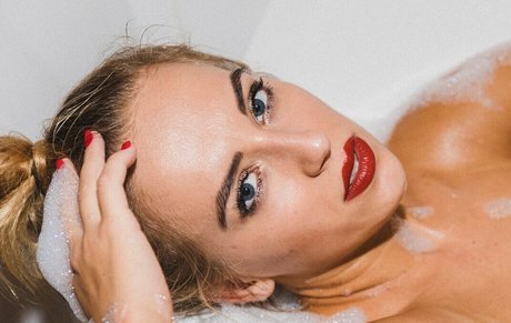 Monika Lara Smith star xxx galleries