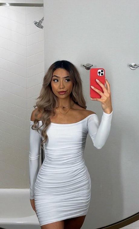 aashleygiselle star naked pic