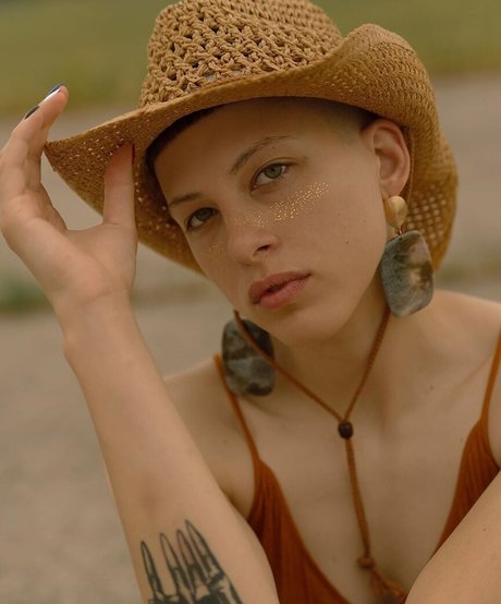 Polinwagen model nudes pictures