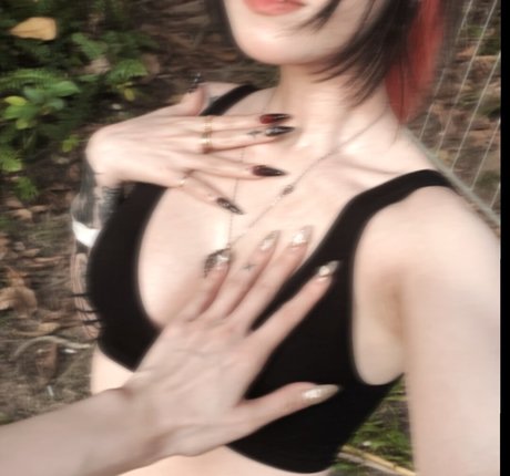 Thotoro model pornographic image