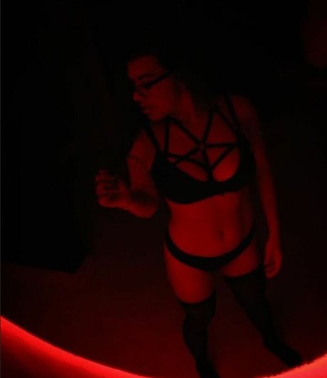 Diochyperez Nerdy pornstar art pictures