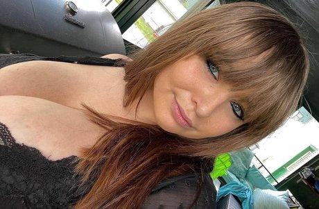 Emaliehall best star image