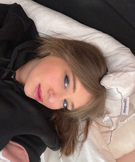 blonde small tits onlyfans nice pic