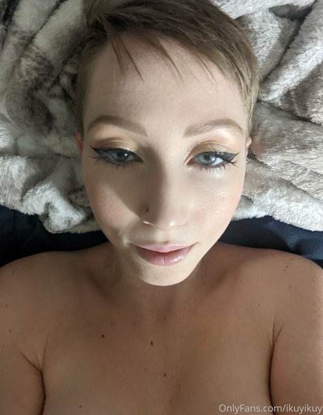 ikuyikuy star sexy pictures