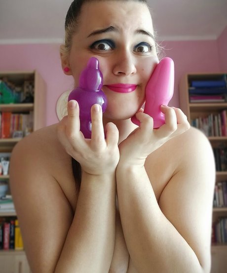 mordacia beautiful pornstar pics