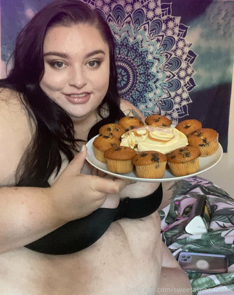 sweetaspeachesss erotic model images