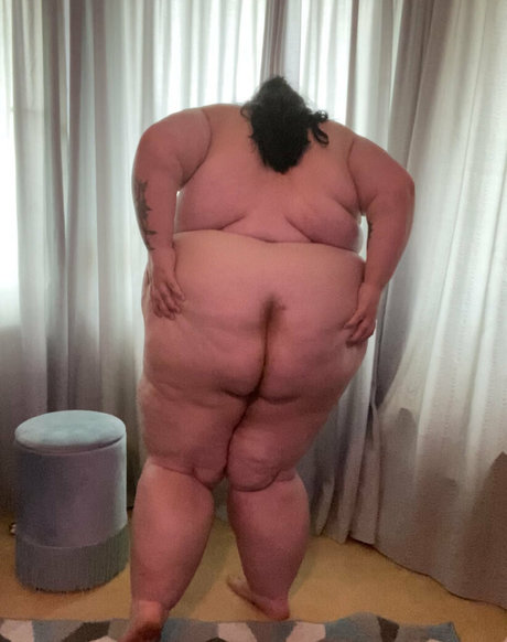 sweetaspeachesss star adult pic