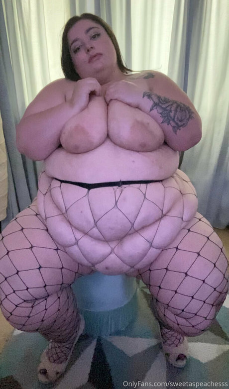 sweetaspeachesss pornstar art pics