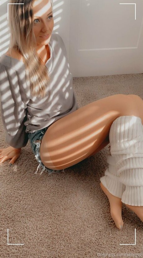 kellygee xxx pornstar img